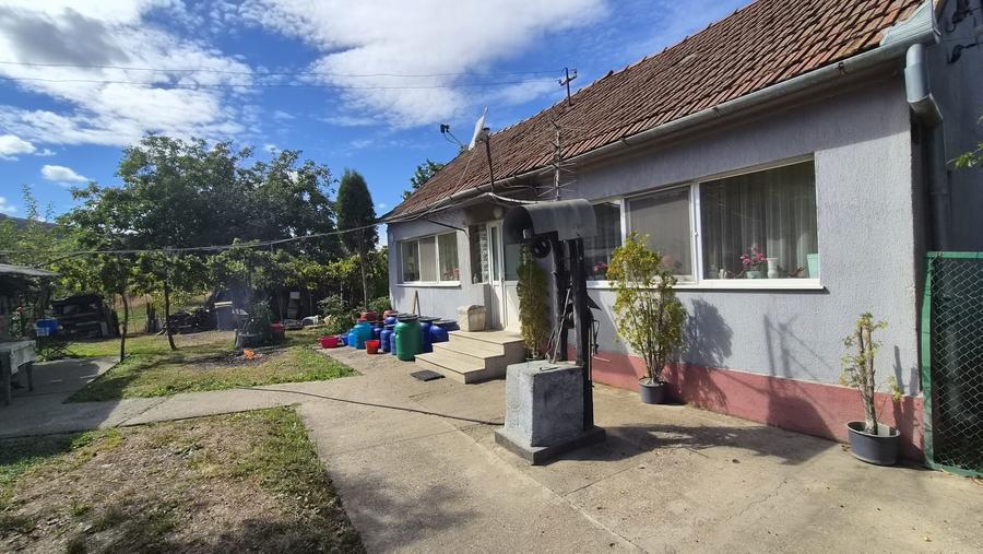 Casă cu 2 camere în Brănișca
