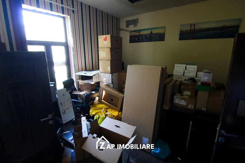 Casă individuală cu 3 camere cu Canalizare în Central