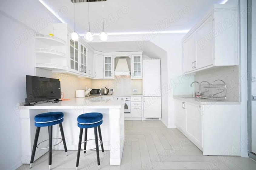 Apartament cu 5 camere decomandat în Central