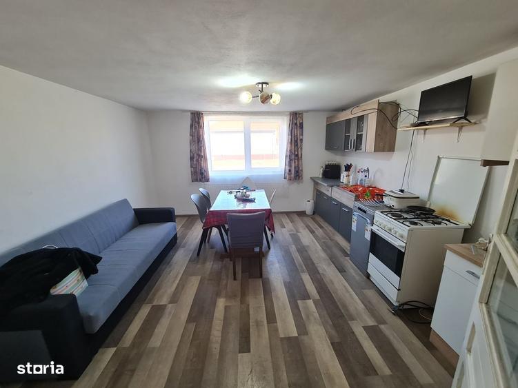 Casă cu 2 camere decomandat în Răpsig