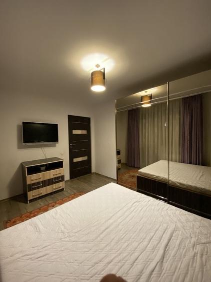 Apartament cu 3 camere decomandat, mobilat în Bună Ziua