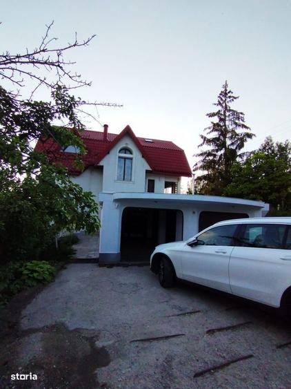 Casă cu 4 camere în Dumbrăveni