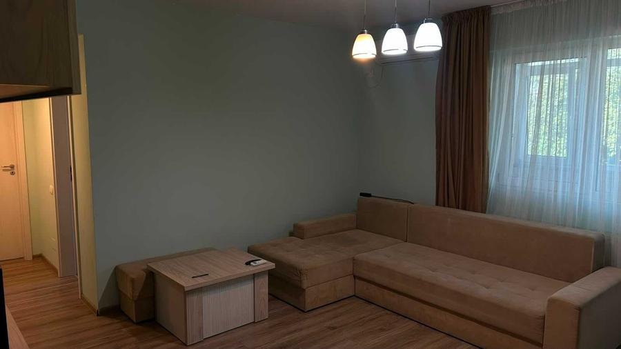 Apartament cu 2 camere semidecomandat în Roșu