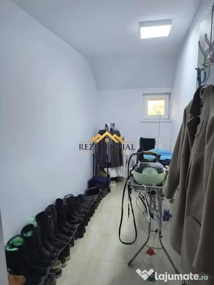 Casă cu 4 camere cu Teren 500 Mp în Cătămărești