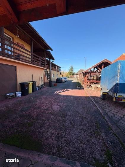 Casă cu 5 camere cu Teren 1600 Mp în Săcălășeni