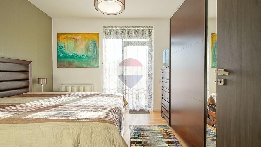 Apartament cu 3 camere decomandat, mobilat în Tractorul