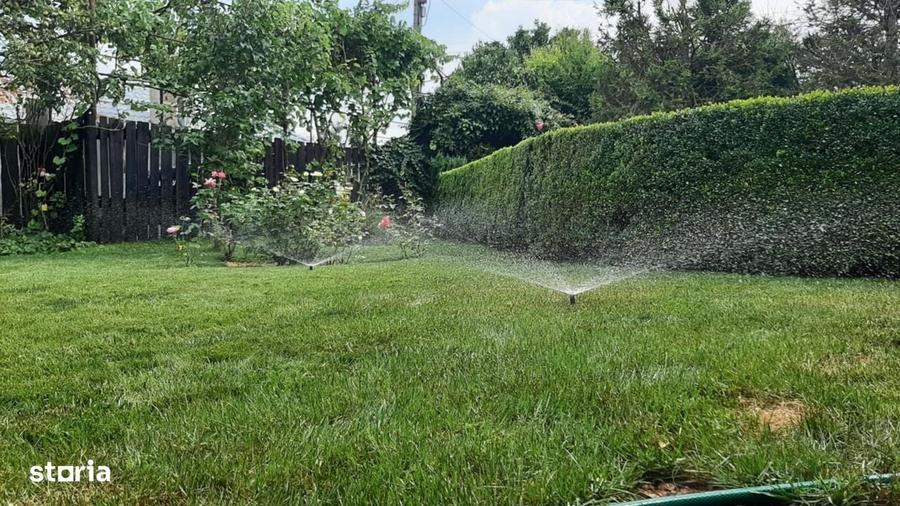 Casă cu 3 camere în Vânători