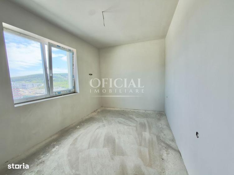 Apartament cu 3 camere semidecomandat în Florești