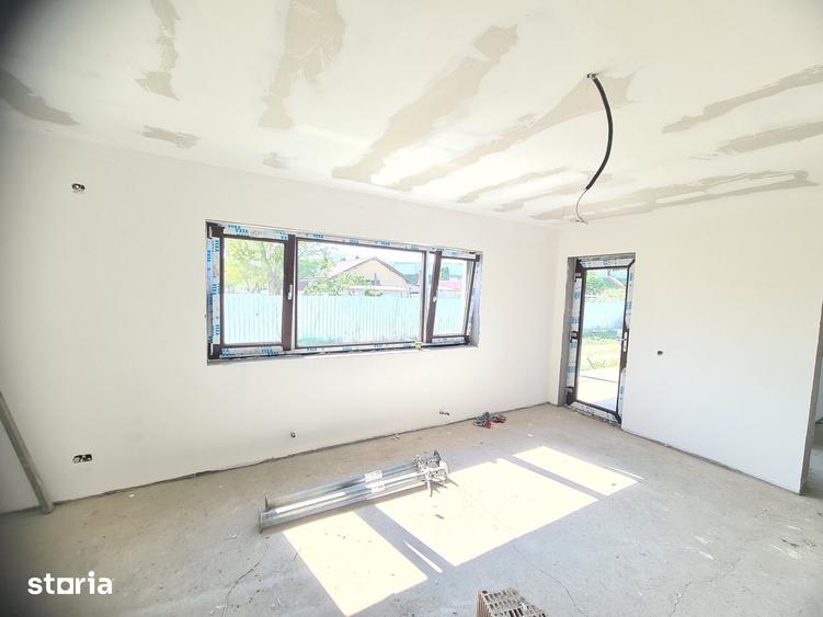Casă cu 3 camere cu Teren 500 Mp în Letea Veche