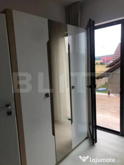 Casă cu 3 camere cu Piscina în Central