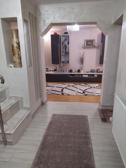 Casă cu 4 camere în Radu Negru