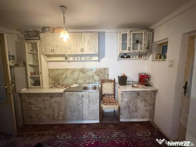 Casă cu 4 camere cu Teren 250 Mp în Podari