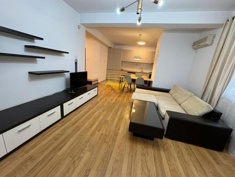 2 camere, Andrei Muresanu,Grand Hotel Italia, Trifoiului - 2