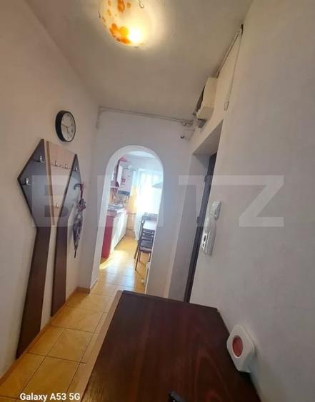 Apartament cu 2 camere decomandat, mobilat în Podul de Piatră