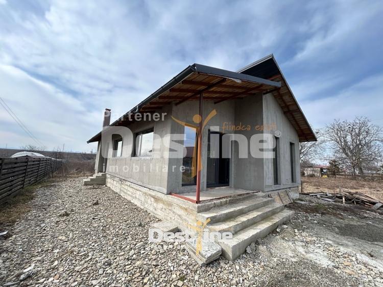 Casă individuală cu 4 camere cu Teren 560 Mp în Girov