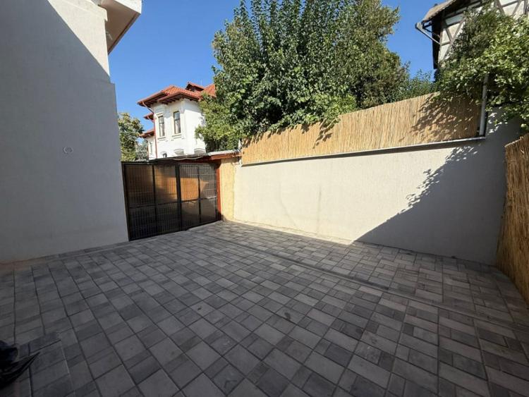 Ultracentral - vila P+1, renovata, totul nou - 1