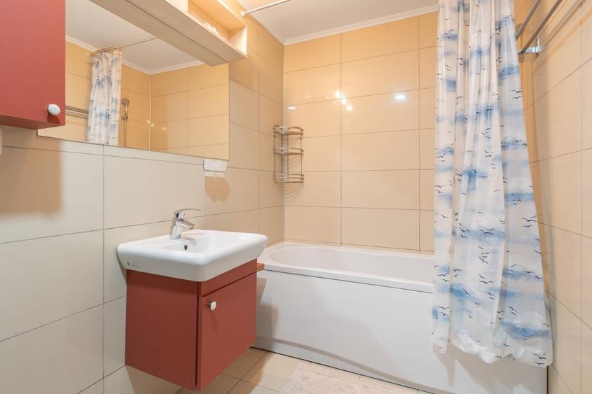 Casă individuală cu 4 camere cu Piscina în Ștefăneștii de Jos