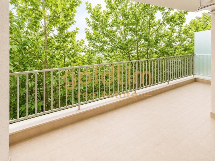 Apartament cu 3 camere semidecomandat, mobilat în Pipera