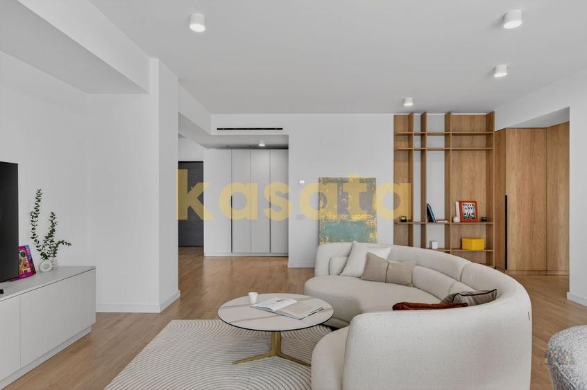 Apartament cu 4 camere semidecomandat, mobilat în Central