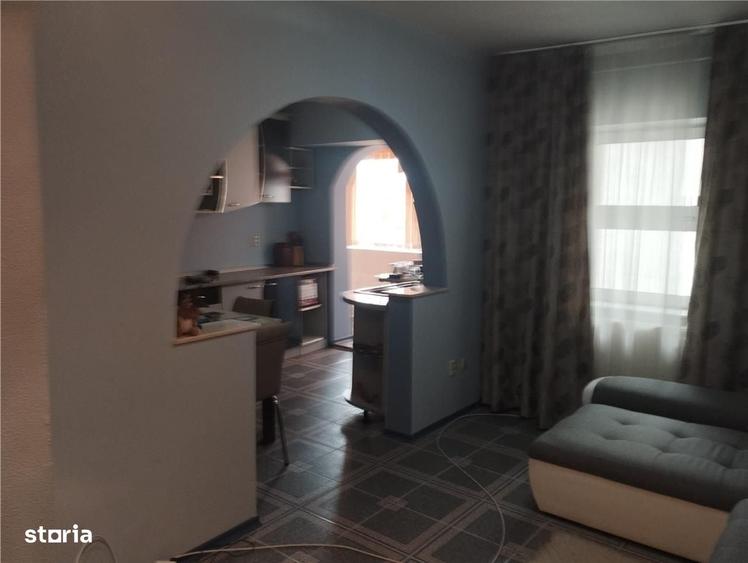 Apartament cu 4 camere decomandat în Barna