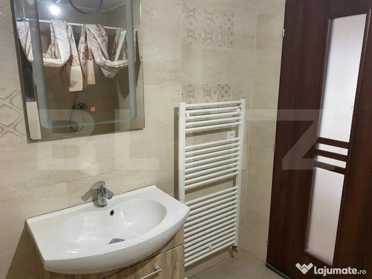 Casă cu 5 camere cu Teren 7100 Mp în Central