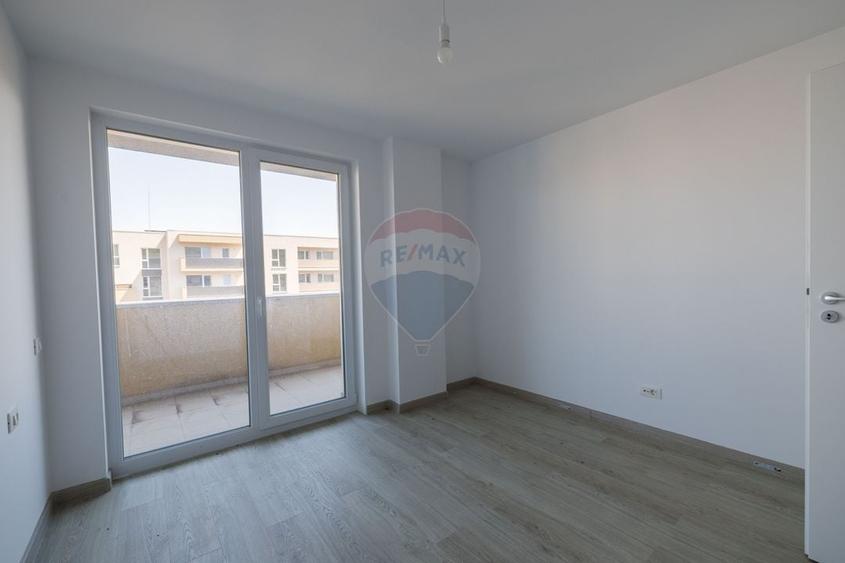 Apartament cu 4 camere decomandat în Astra