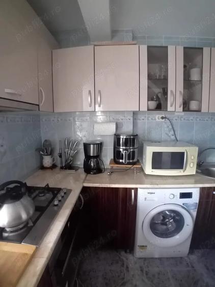 Apartament cu 4 camere decomandat în Central