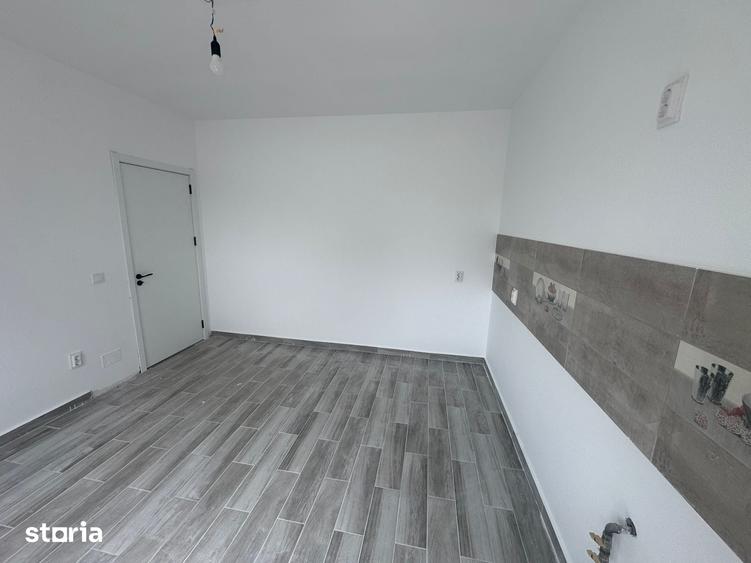 Casă cu 3 camere cu Teren 300 Mp în Central