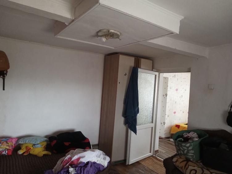 Casă individuală cu 5 camere cu Teren 2400 Mp în Războieni