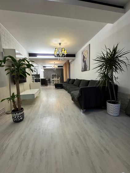Apartament cu 3 camere decomandat în Pipera