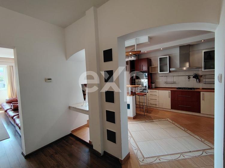Apartament cu 4 camere semidecomandat, mobilat în Zorilor
