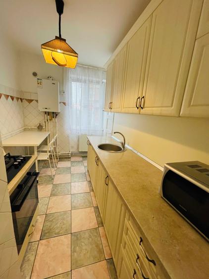 Apartament cu 3 camere semidecomandat în Ultracentral