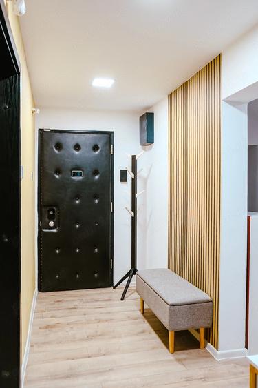 Apartament cu 4 camere decomandat în Complex Studențesc