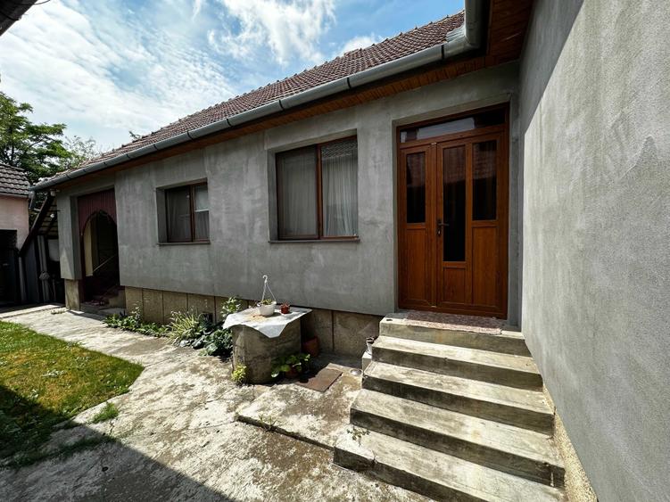 Casă cu 4 camere în Pericei