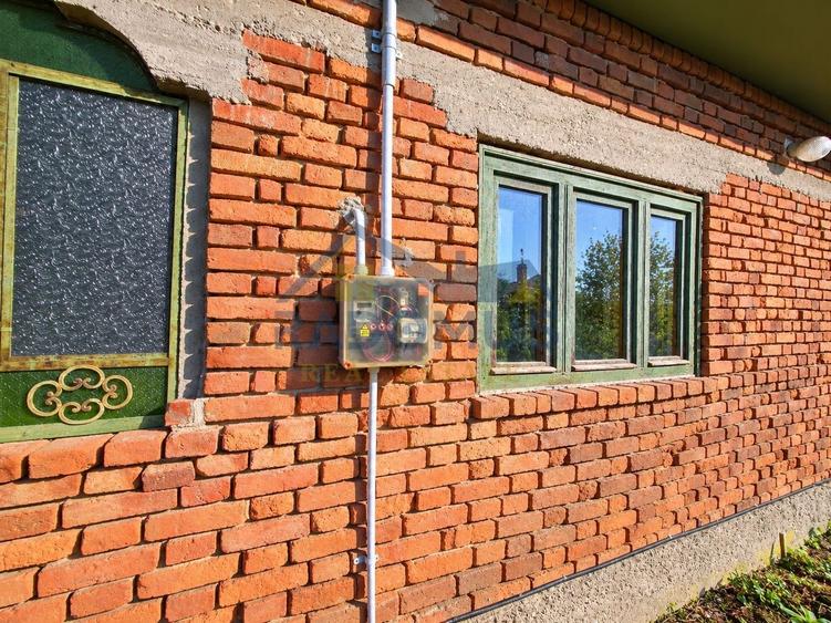 Casă individuală cu 5 camere cu Canalizare în Poienarii-Rali