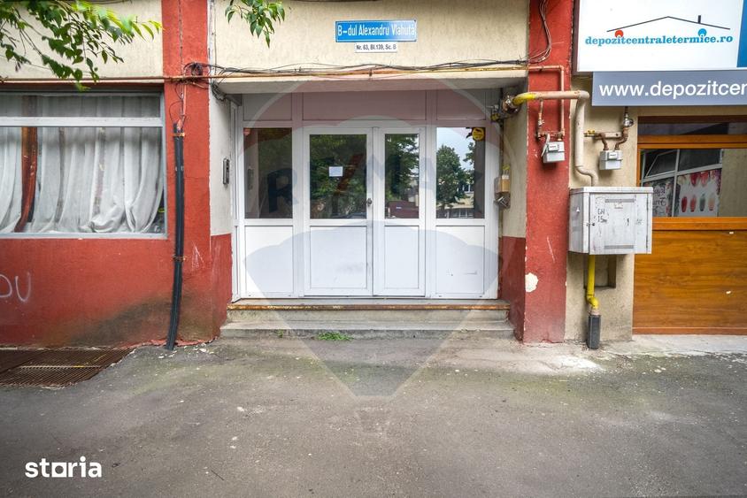 Apartament cu 3 camere decomandat în Vlahuță