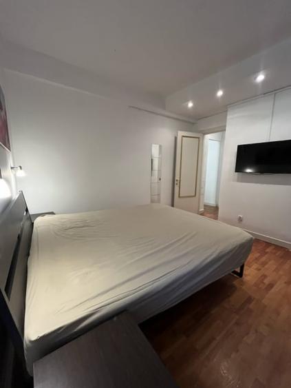 Apartament cu 5 camere decomandat în P-ța Romană