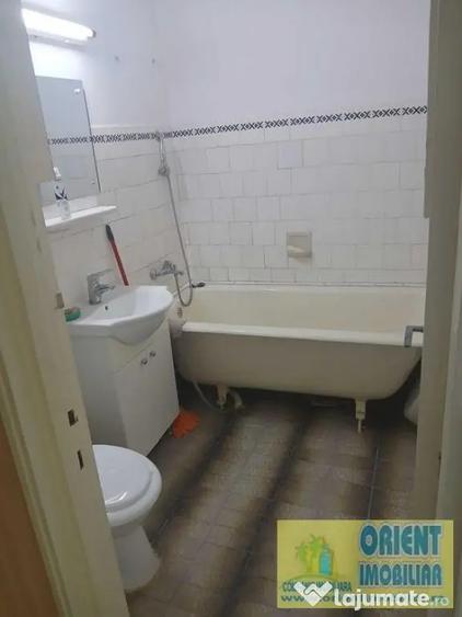 Apartament cu 2 camere semidecomandat în Tomis II