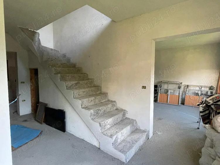Casă cu Teren 1000 Mp în Moisei