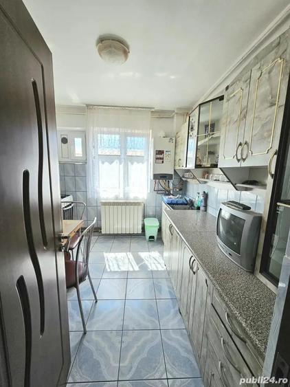 Apartament cu 3 camere semidecomandat în Central