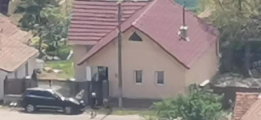 Casă cu Teren 1550 Mp în Roșia de Secaș