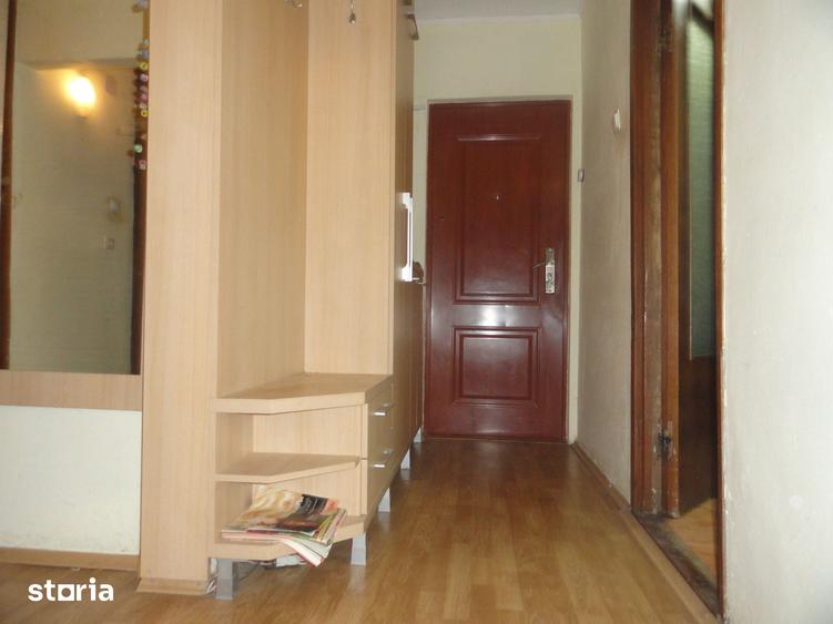 Apartament cu 4 camere decomandat în Micălaca