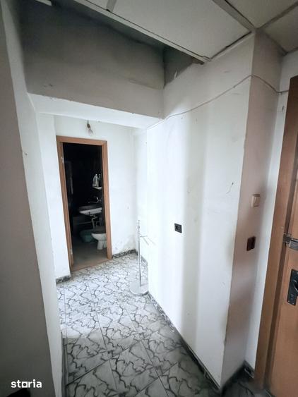 Garsonieră decomandată în Central