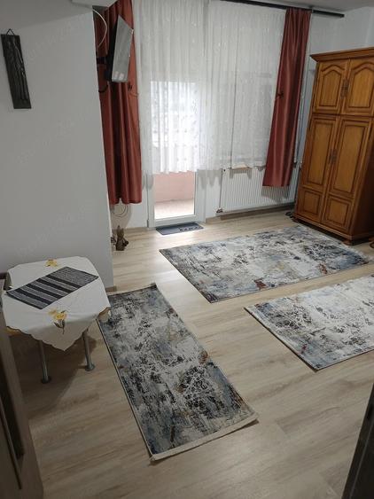 Garsonieră decomandată în Central