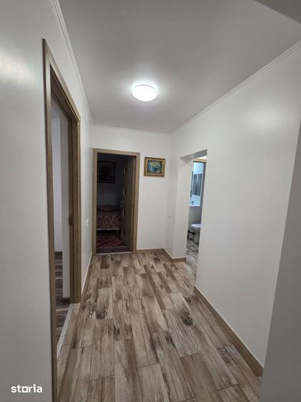 Apartament cu 3 camere decomandat în Exterior Vest