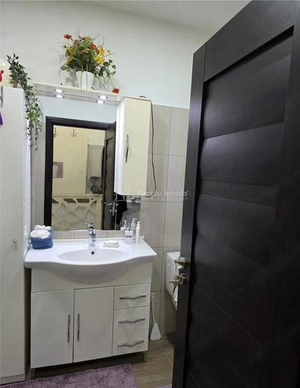 Casă cu 4 camere cu Teren 260 Mp în 1 Decembrie