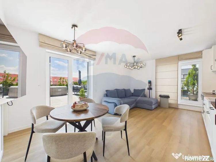 Apartament cu 3 camere decomandat în Fizicienilor
