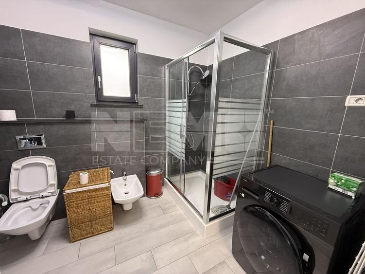 Apartament cu 3 camere decomandat, mobilat în Ultracentral