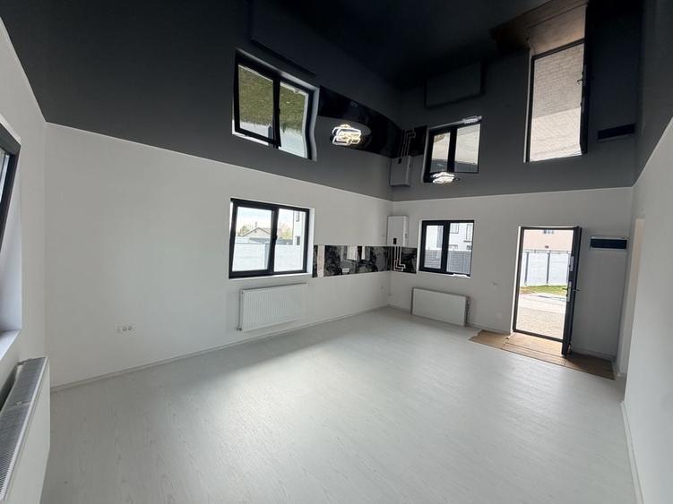 Casă cu 3 camere în Moara Domnească