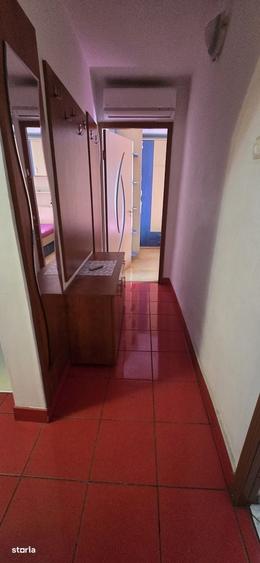 Apartament cu 3 camere decomandat în Micro 6
